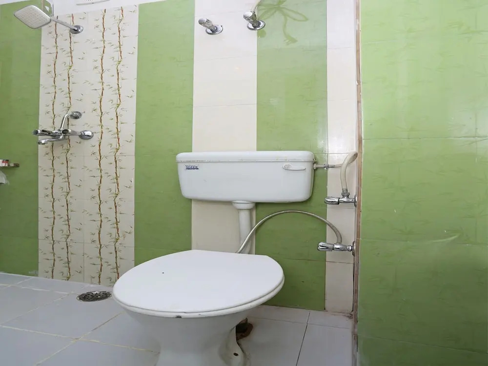 OYO 11623 Hotel Shiva Palace