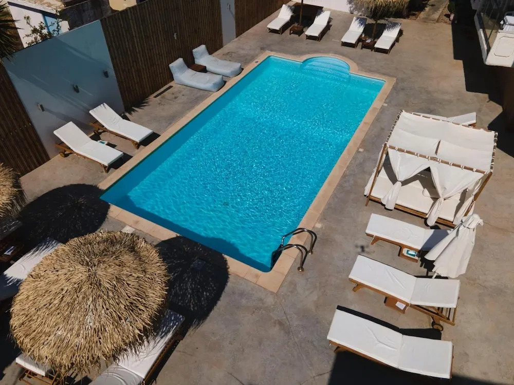 Manias Hotel Apartments