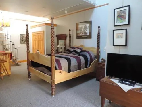 Abes Spring Street Guest House