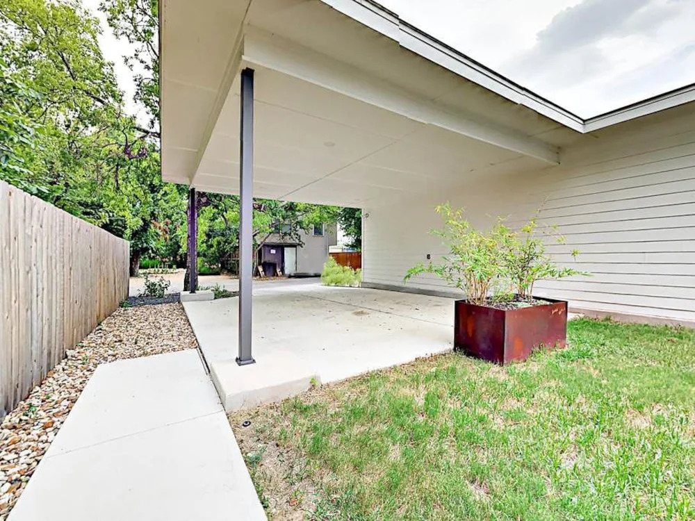 New 3br Near Dining & Entertainment 3 Bedroom Duplex