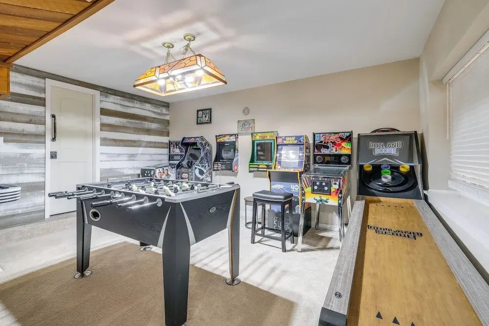 Spacious & Serene Lake Ridge Retreat w/ Game Room!