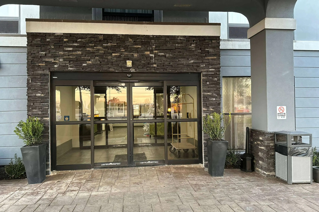 Ramada by Wyndham Burkburnett - Wichita Falls