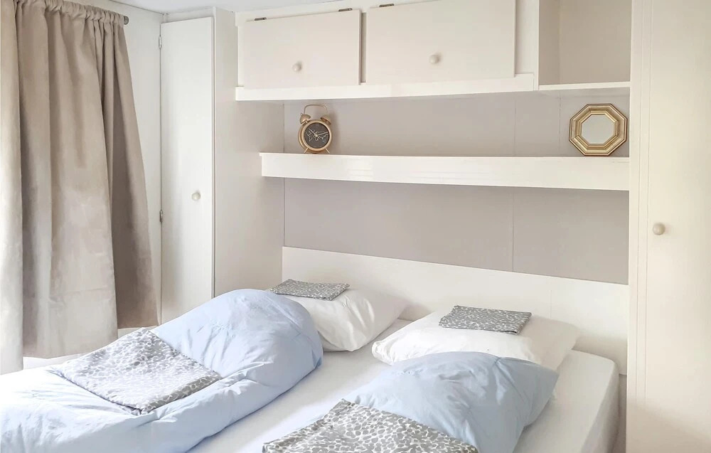 2 Bedroom Lovely Home In Renesse
