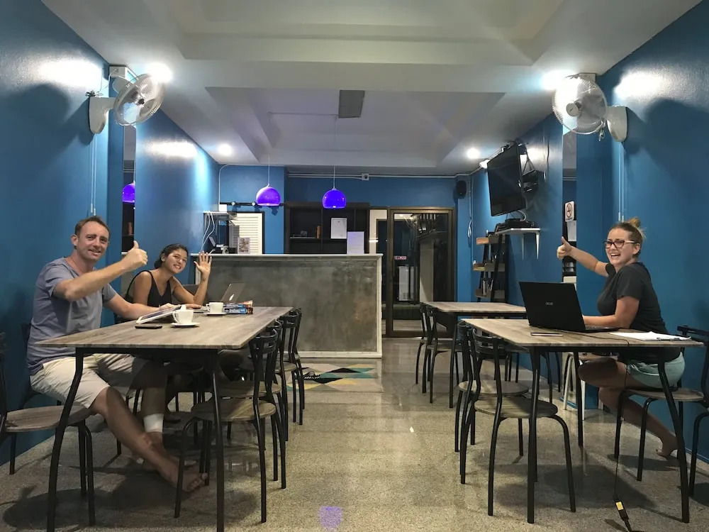 Coasters Hostel and Cafe