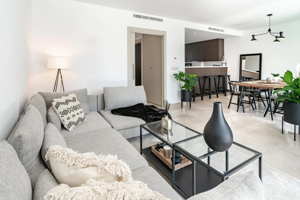 GG- Modern townhouse, families & couples only