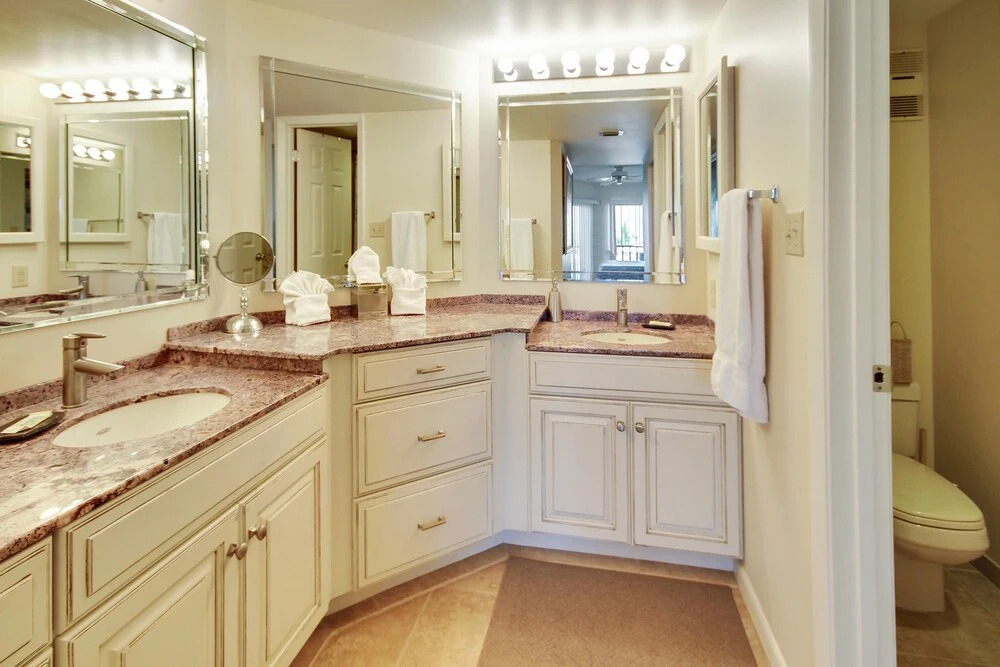 Lands End 304 Building 4 Lots of Updates/amazing Water View!