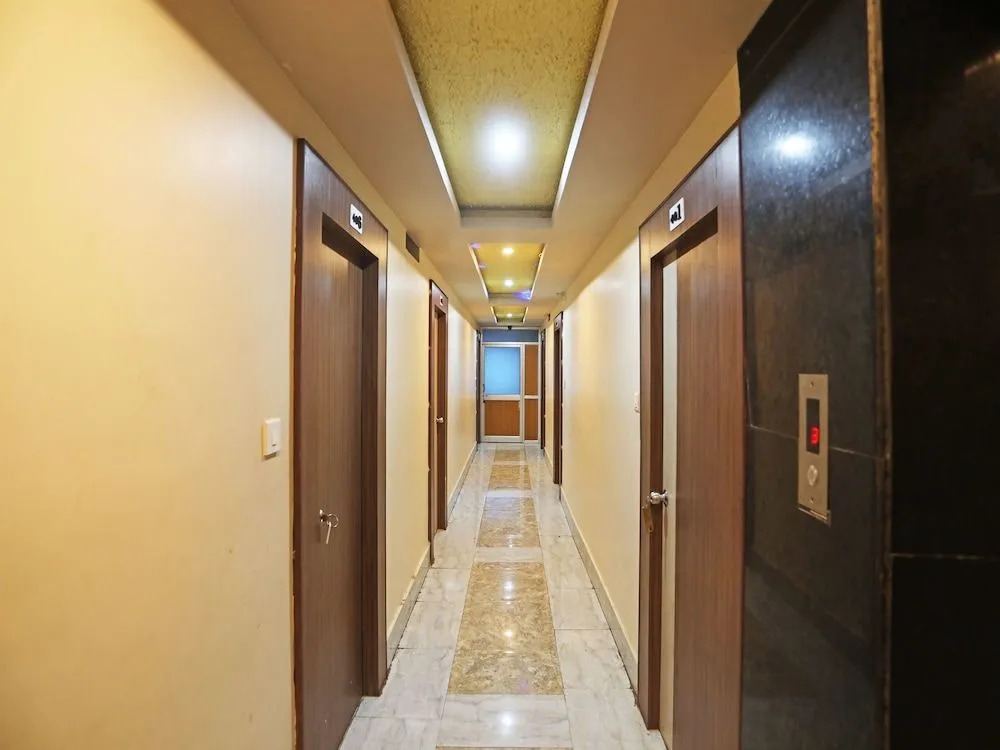OYO 16173 Hotel Dk