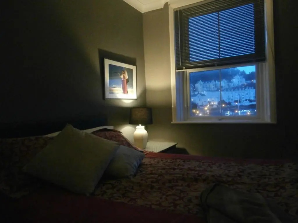Llandudno Beachfront 2 Double Bedroom Apartment 2nd Floor