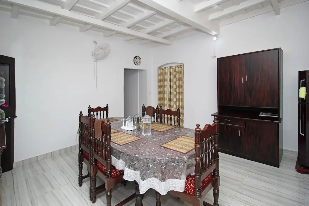 OYO 7170 Home Stay Vintage Villa