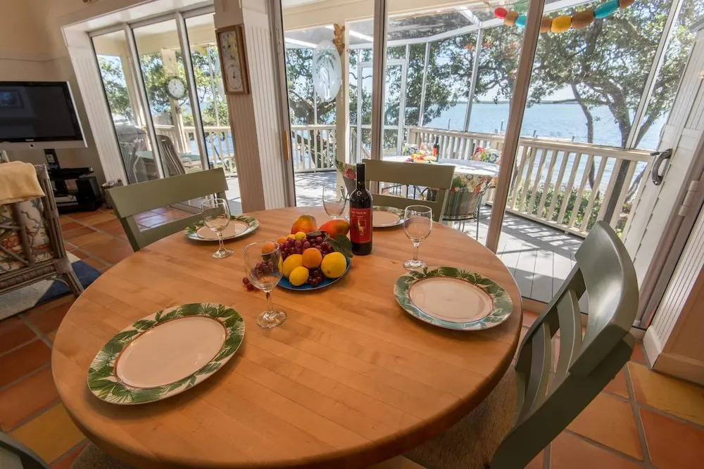 Waters Edge Cottage Apartment 3
