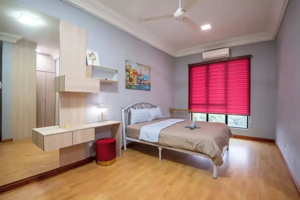 Stylish 4BR Near Paradigm Mall, Pool, Free Parking