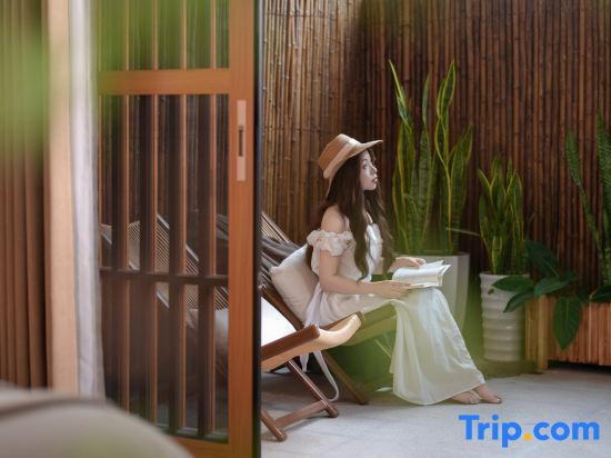 Mangshi Guijing Homestay (Dai Ethnic Ancient Town)