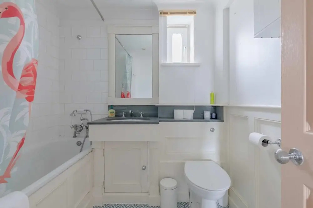 Scandi-style 2BD Maisonette W/garden Brick Lane!