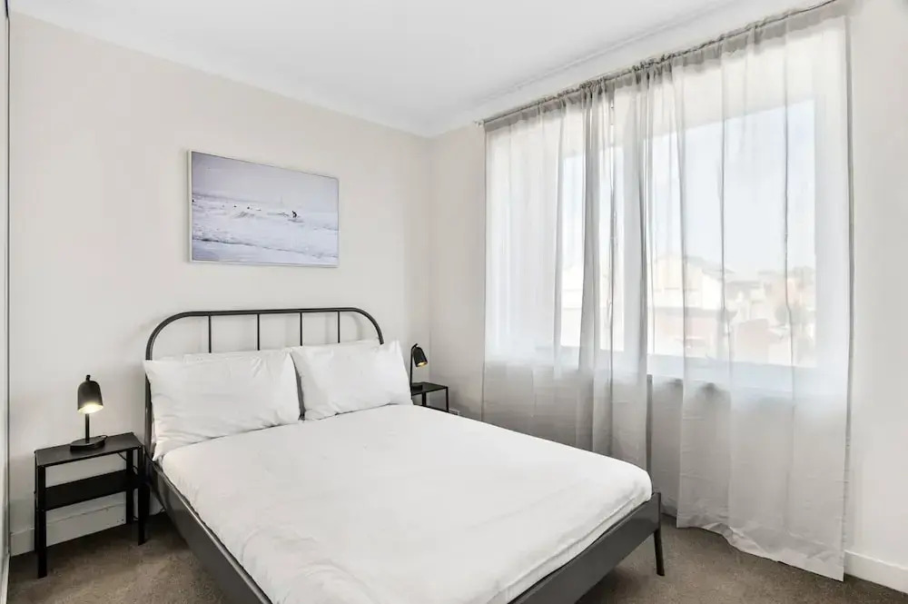 Family Friendly 3-bed With Courtyard & Parking