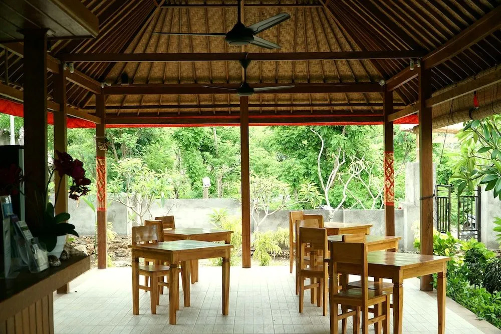 Gedong Nusa Huts