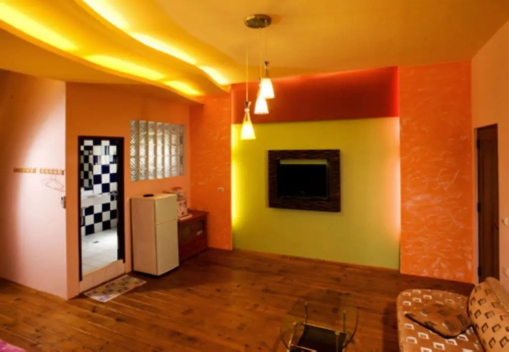 J Lin Hostel