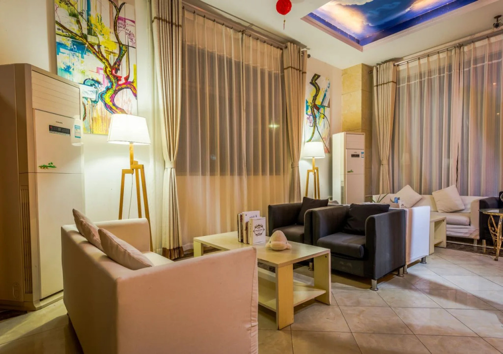 66 Theme Chain Hotel