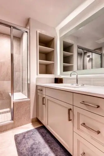 Four-Bedroom Family Friendly House with Chef's Kitchen