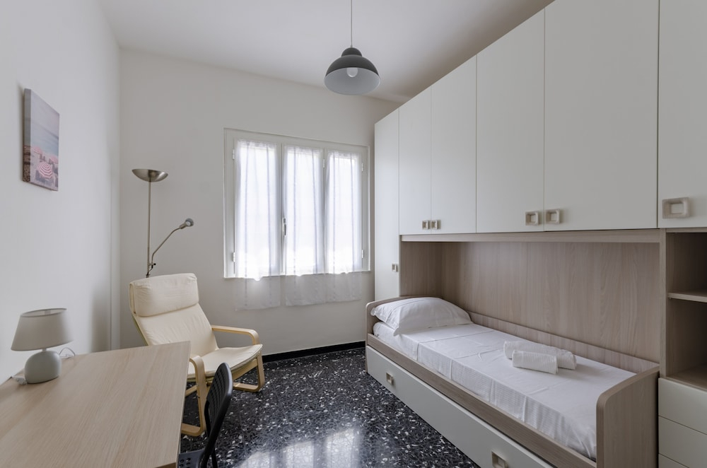 JOIVY Family Flat W/3 Balconies, 10 Min To Beach