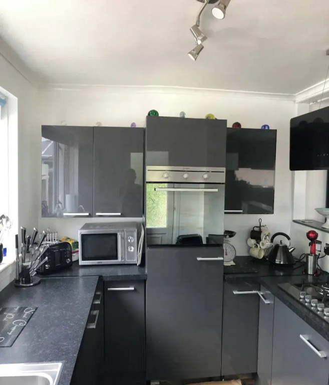 Limegrove, Comfortable Three Bedroom House