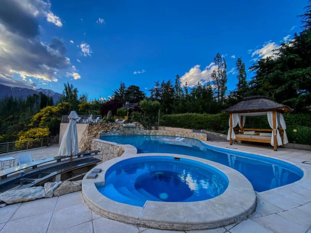 El Carmelo Mountain Lodge