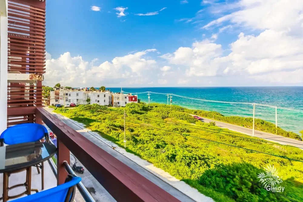 Deep Blue Condos - 102