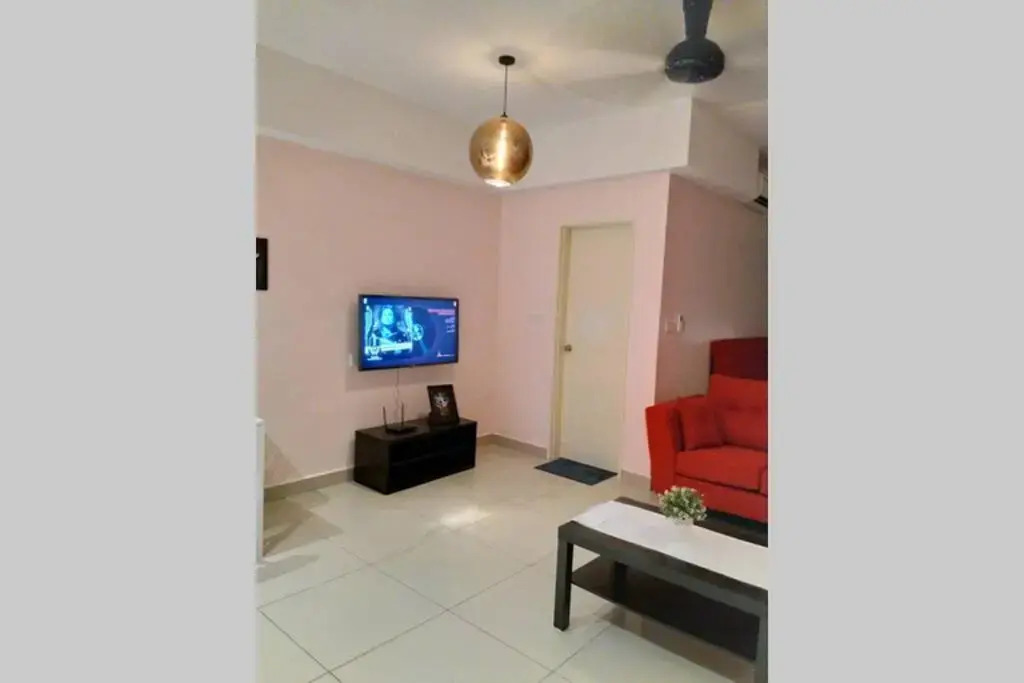 HB1512- Hyve Studio unit, Lake view, Cyberjaya, Free Wi-Fi, Free Parking, Netflix,Pool