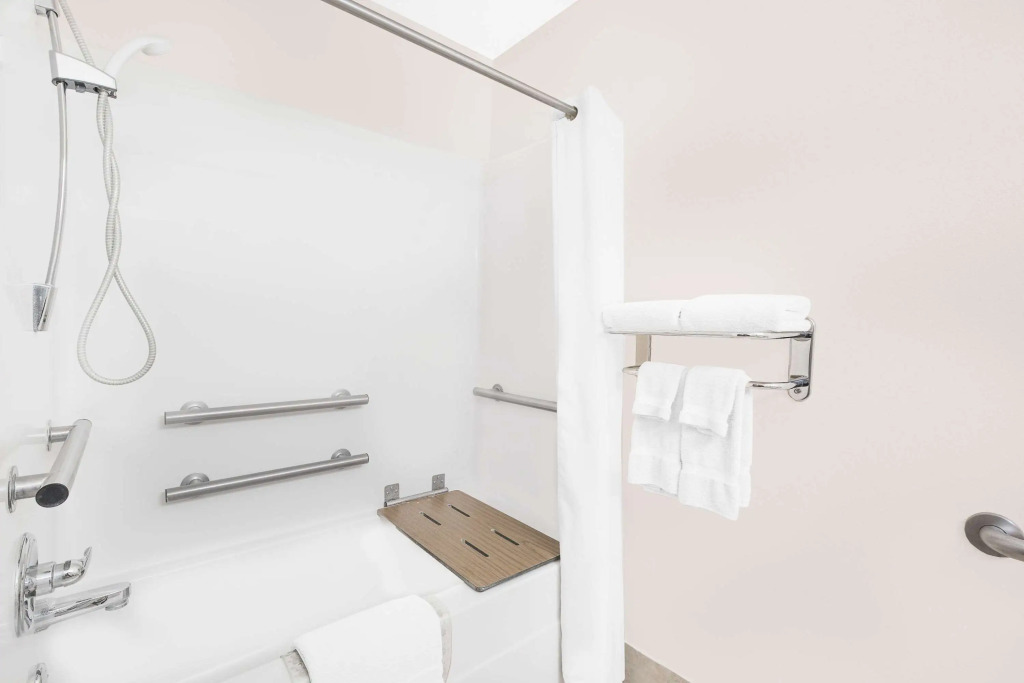 Microtel Inn & Suites by Wyndham Colfax