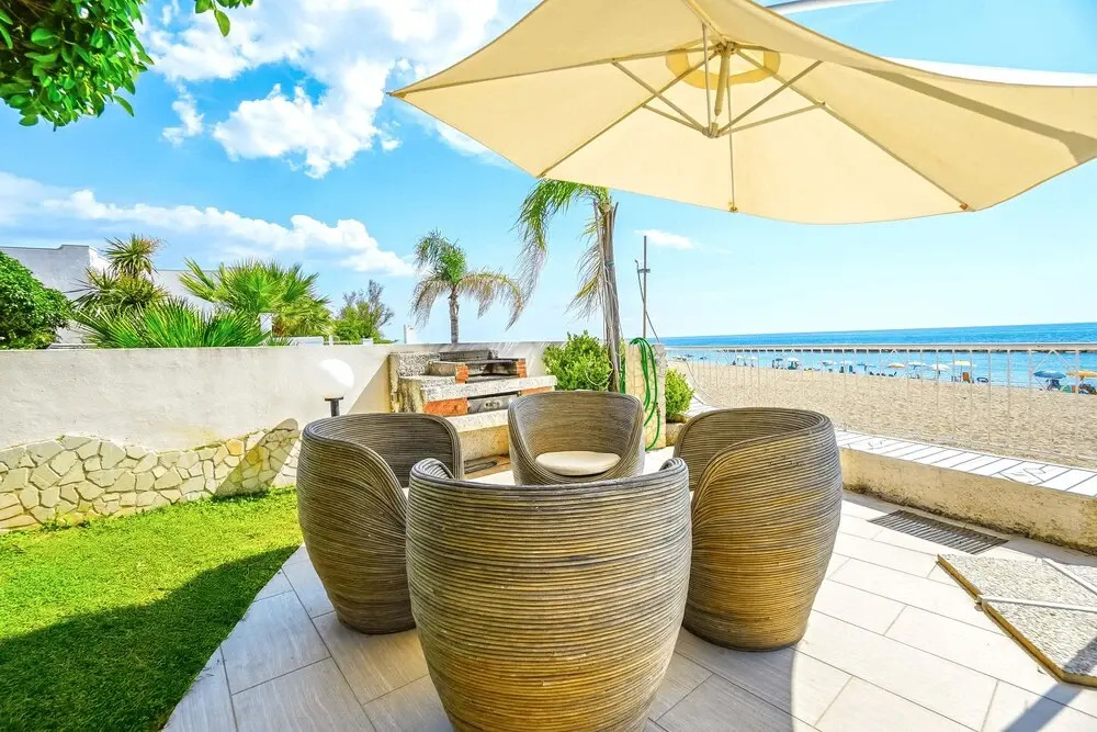 Luxury Villa on the Beach in Diamante, Sea View - Villa Ventre