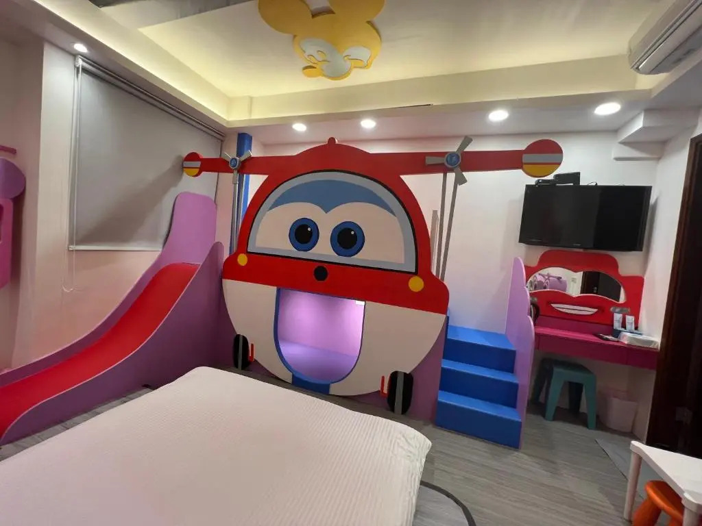 Fun Holiday Family Hostel