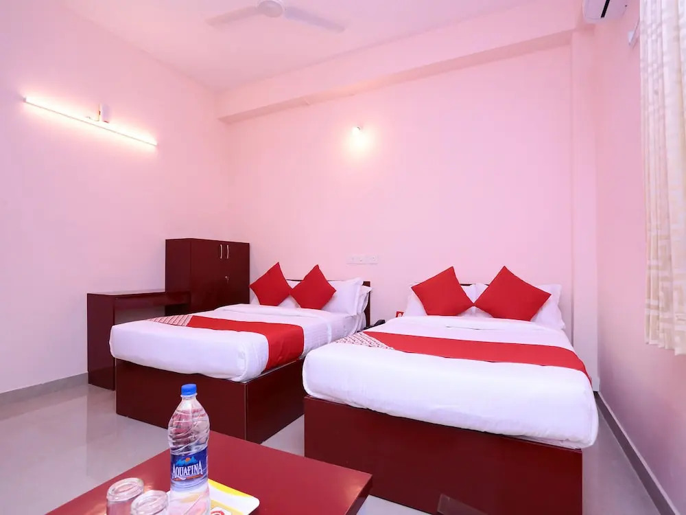 Oyo 13577 Tkr Metro Residency