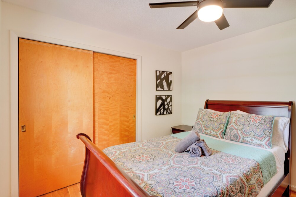 Quiet Downtown Cary Home w/ Screened Porch