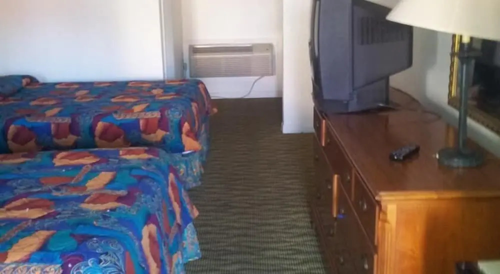 Deluxe Inn