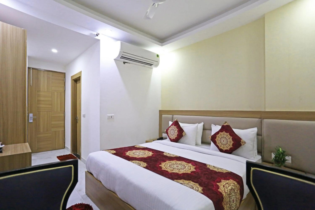 Hotel Decent Suites - Delhi Airport
