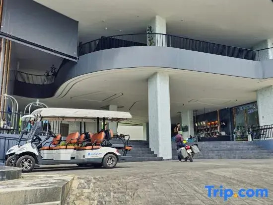Luxury Duplex (60 sq m) in  ,500m to Rawai beach.