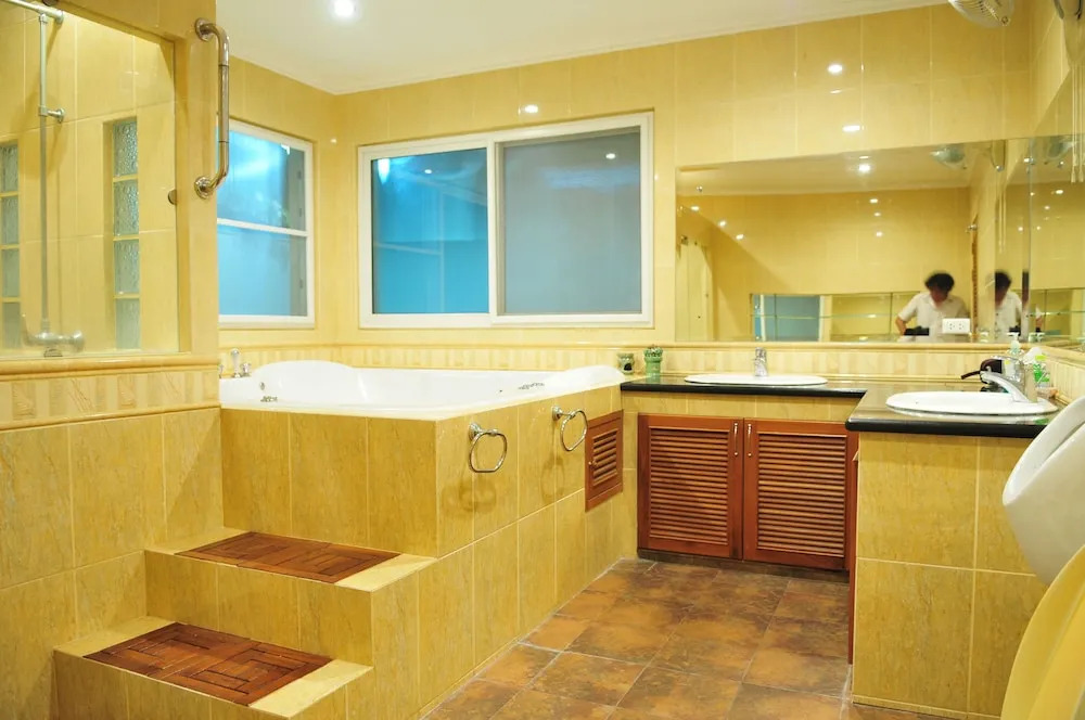 Blue Lagoon Pool Villa