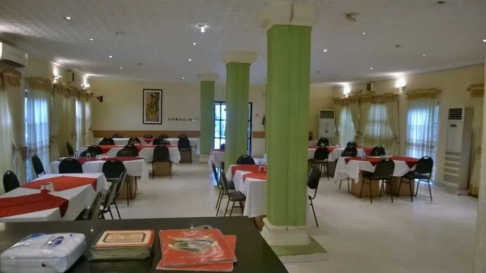 Manor Hotel