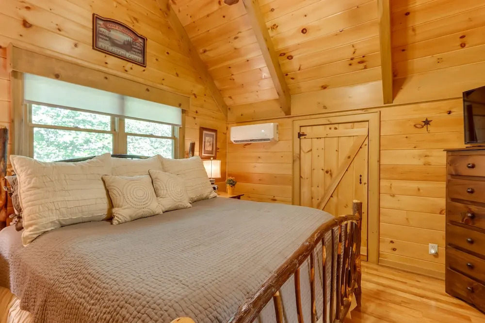 Blue Ridge Cabin Rental w/ Hot Tub & Creek Access!