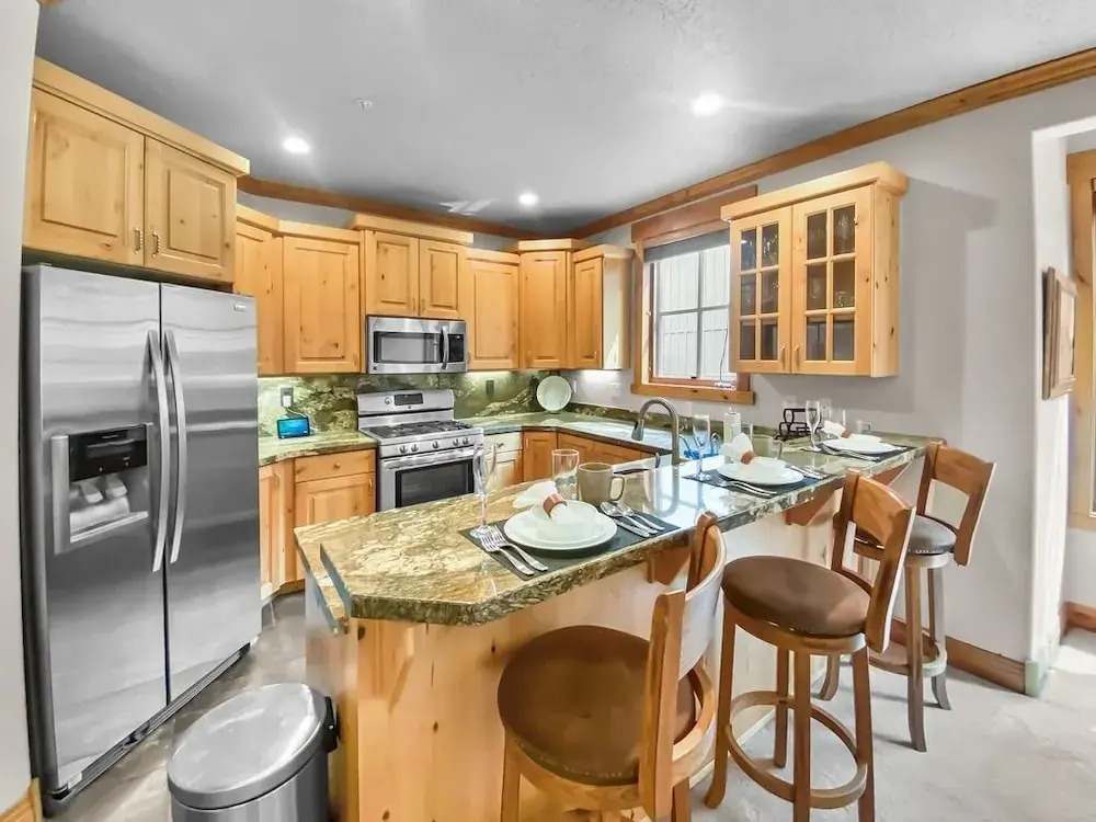 201 Town Pointe Escape! 3 Bedroom Condo