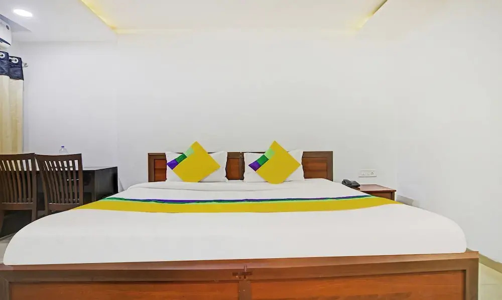 Itsy By Treebo - Utsav Suites