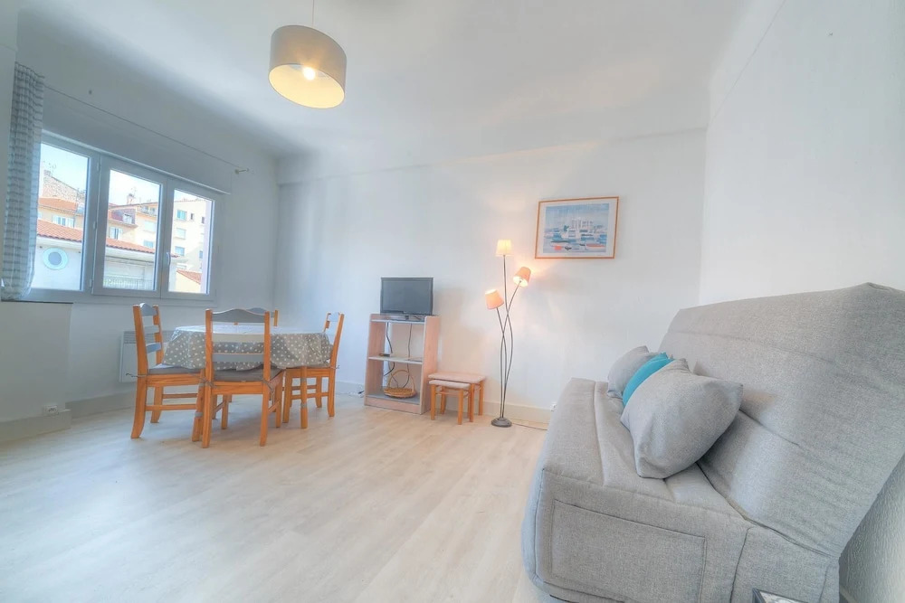 Le Prince Apartment 1