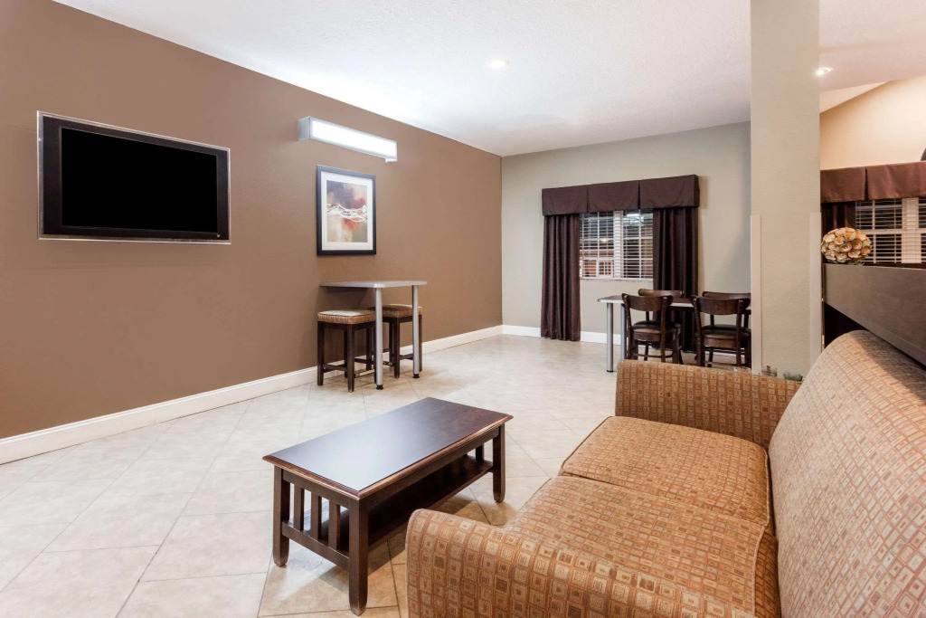 Microtel Inn & Suites by Wyndham Macon