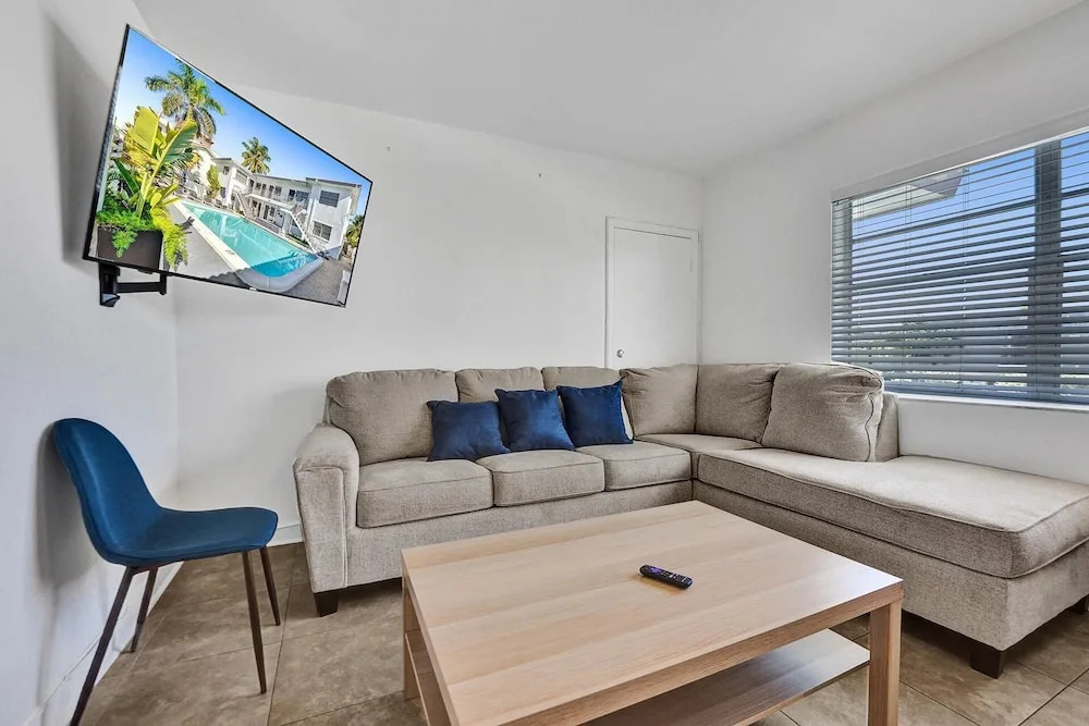 Waves On Desoto Rental Unit With Pool