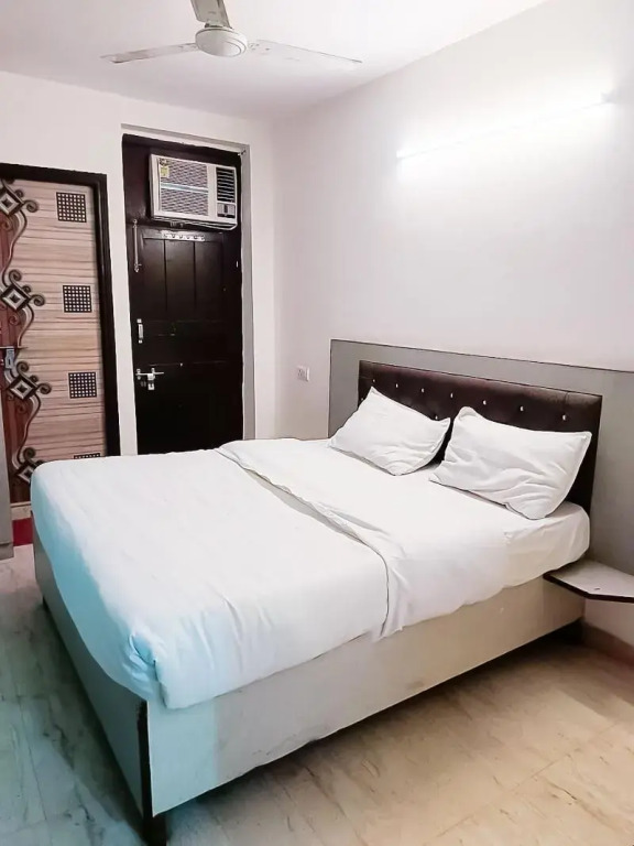 Roomshala 118 Hotel Acclaim 7 sky