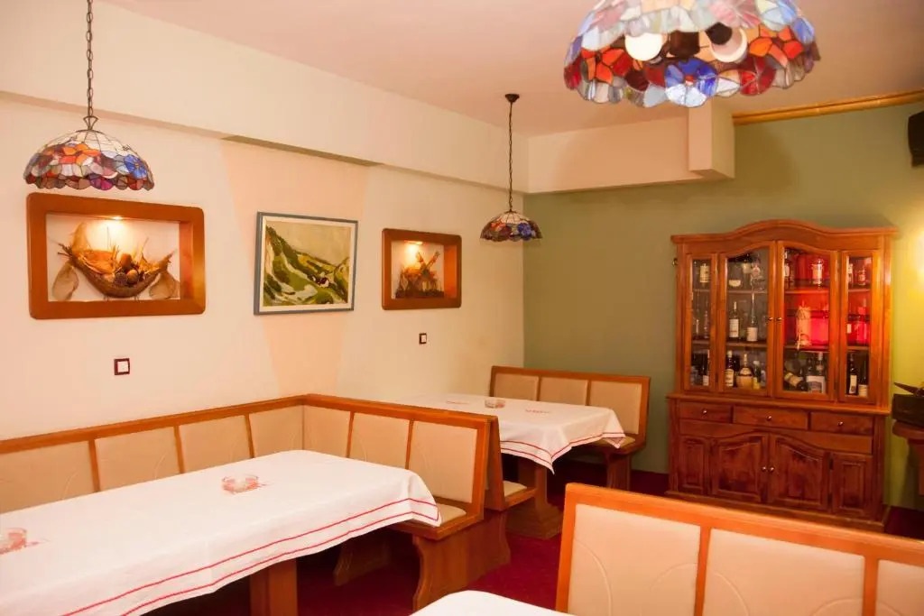 Taxi Bar Motel