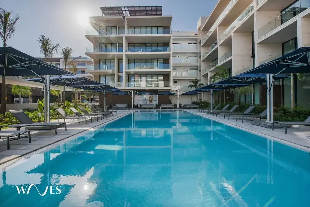 2 Br Steps Away From the Beach Heated Pool