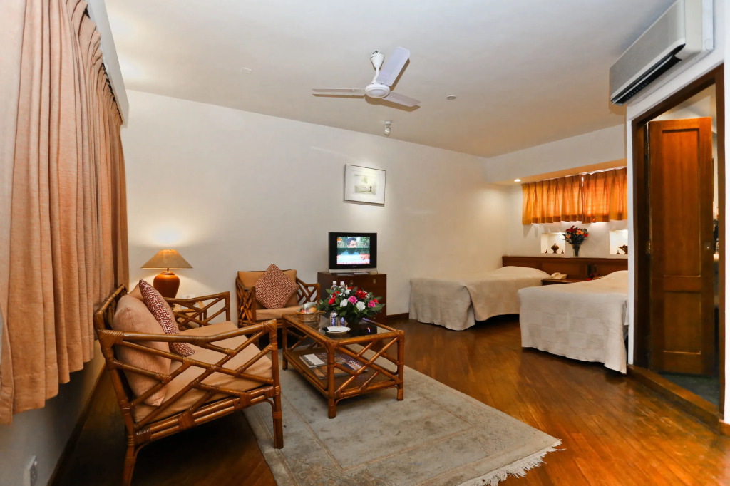 Summit Hotel