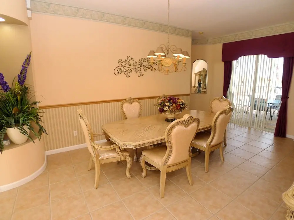 4 BED Pool Home ON Golf Community