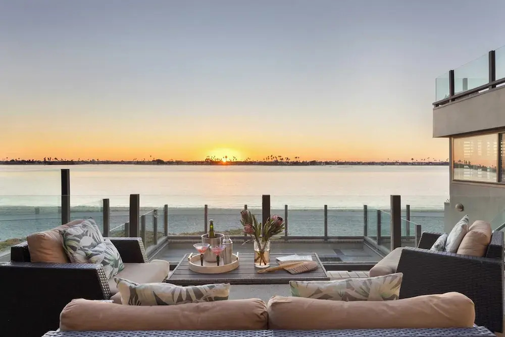 Beachfront+private Beach Access, Pool+hot Tub, Oceanview Sail Bay by Avantstay