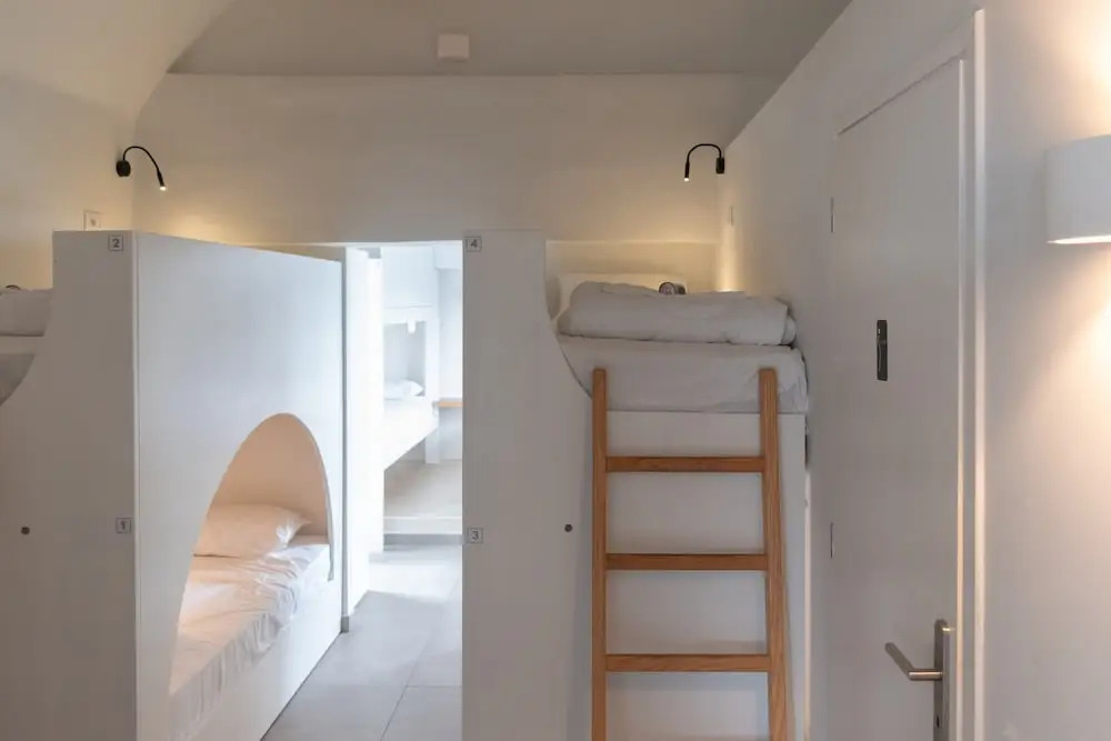 Central Hostel Oia